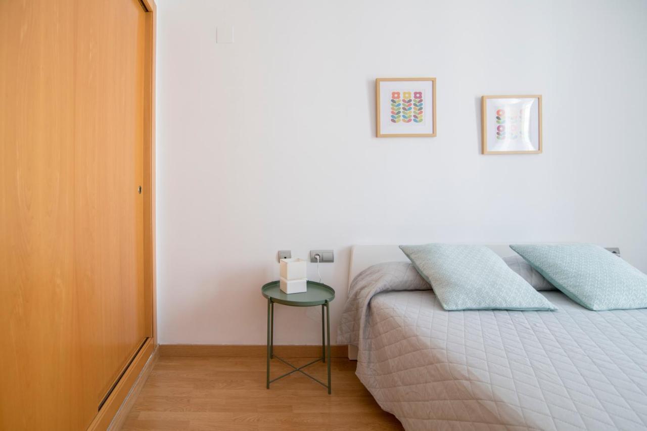 Hogar Vera Apartments&Bikes Valencia Bagian luar foto