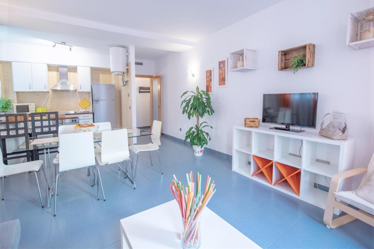 Hogar Vera Apartments&Bikes Valencia Bagian luar foto