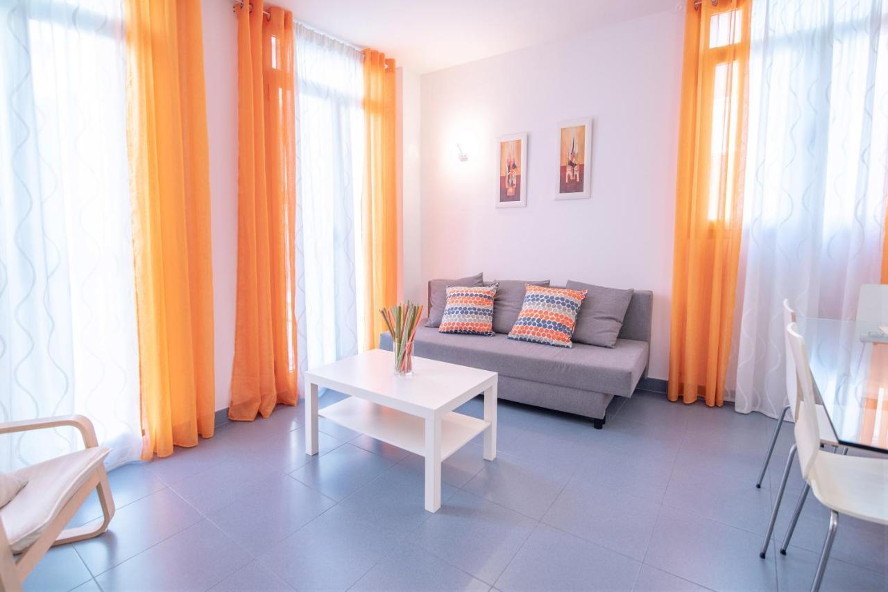 Hogar Vera Apartments&Bikes Valencia Bagian luar foto